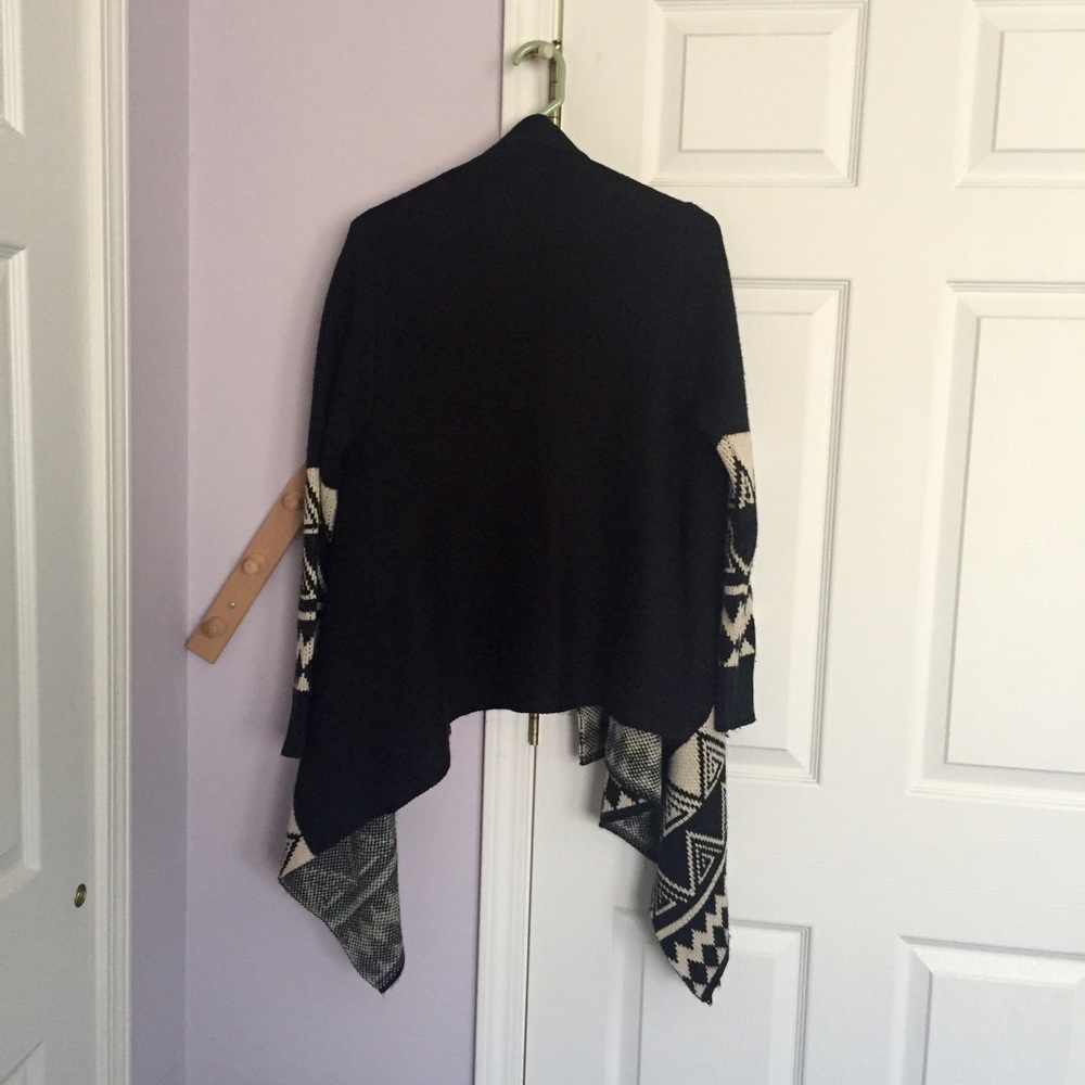 Aztec Cardigan - Picture 2 of 3